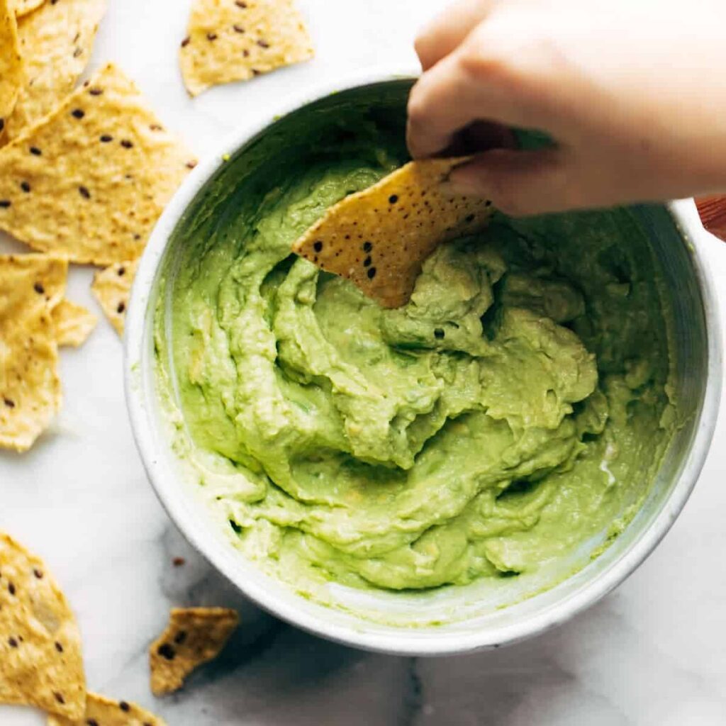 Avocado dip: low sodium game day food