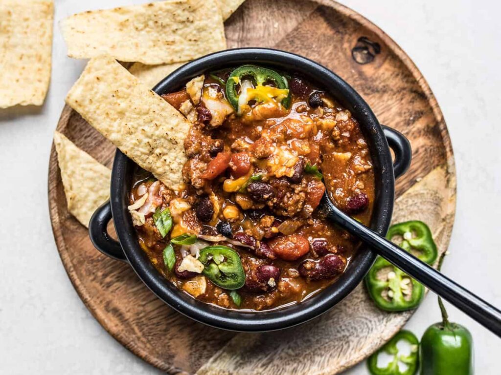 Chili: CHEAP FOOD FOR GAME DAY