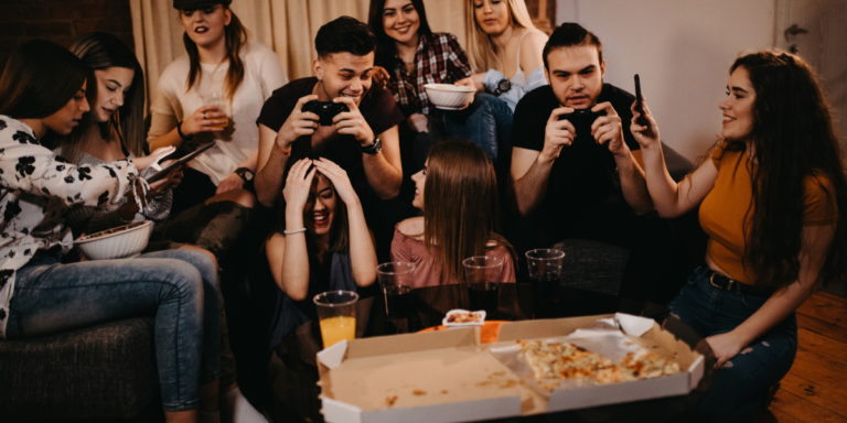 Hosting the Perfect Game Night: Tips and Tricks