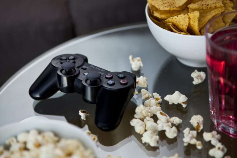 The Best Food Pairings for Your Favorite Games